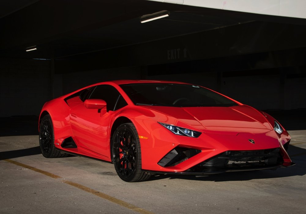 Lamborghini Huracan Evo Red High-Performance Sports Car | Mosh Exotics